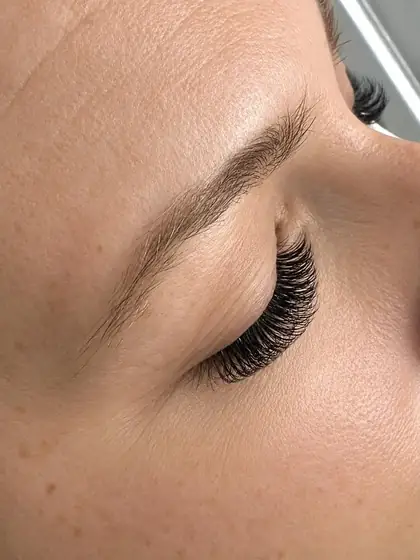 Wimpernverlängerung der Nailothek – Bild 3